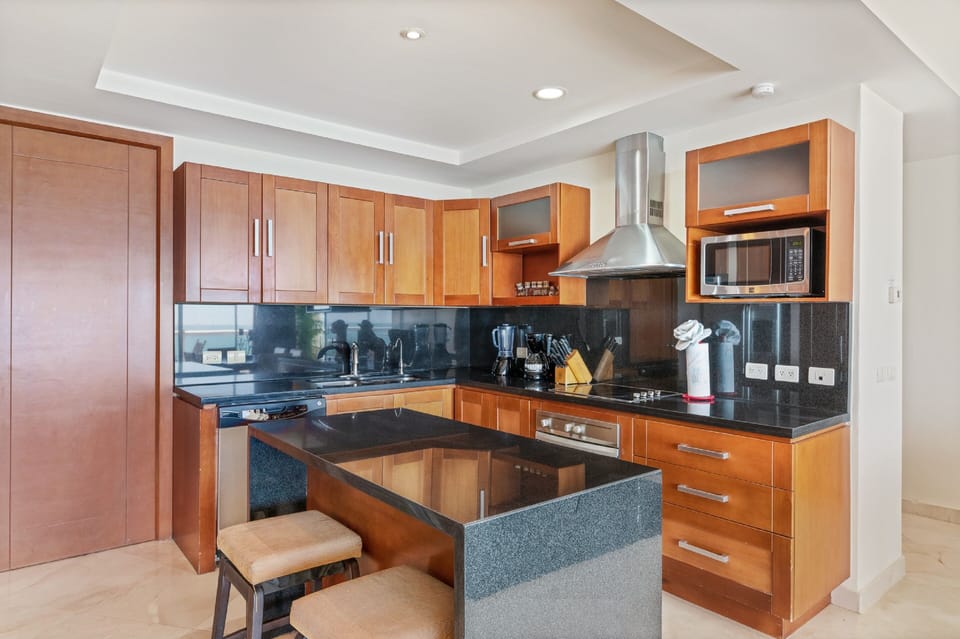 Condo | Private kitchen | Full-size fridge, microwave, oven, stovetop