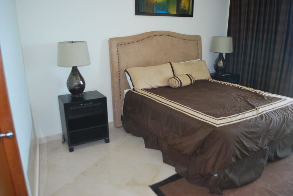 Condo | 2 bedrooms, iron/ironing board, free WiFi, bed sheets