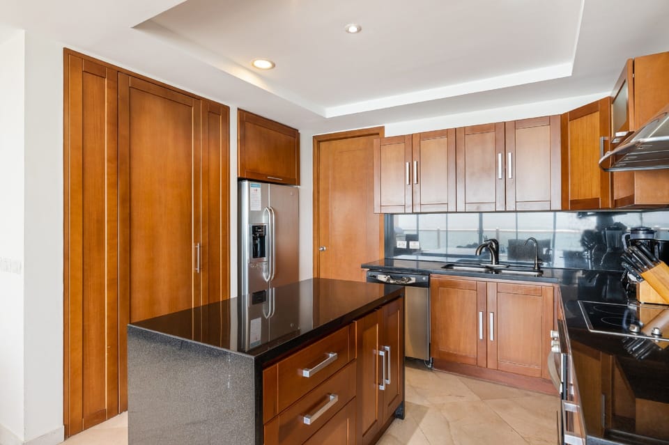 Condo | Private kitchen | Full-size fridge, microwave, oven, stovetop