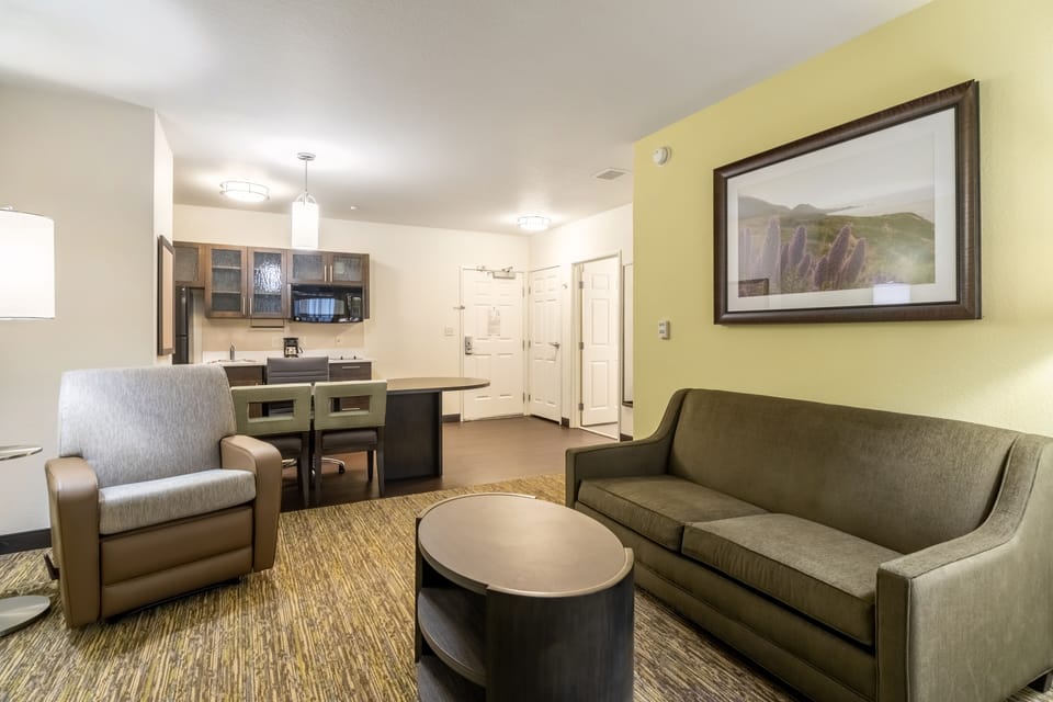 Premium bedding, in-room safe, individually furnished, desk