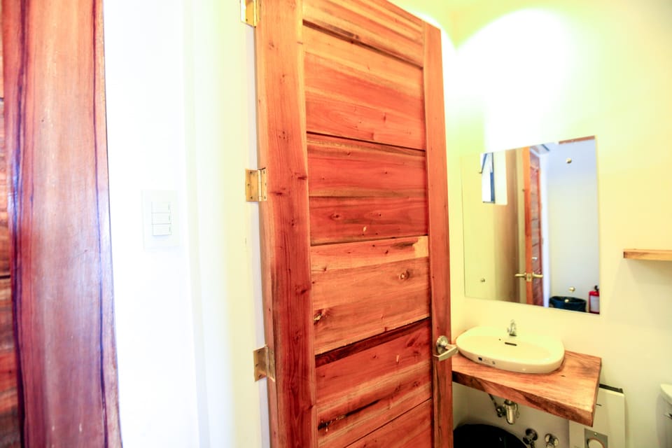 Seaview Room | Bathroom sink