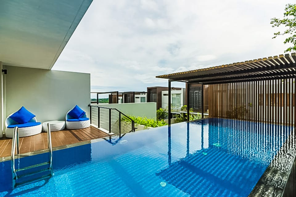 Private pool