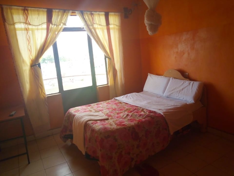 Standard Single Room, Non Smoking | Desk, free WiFi, bed sheets