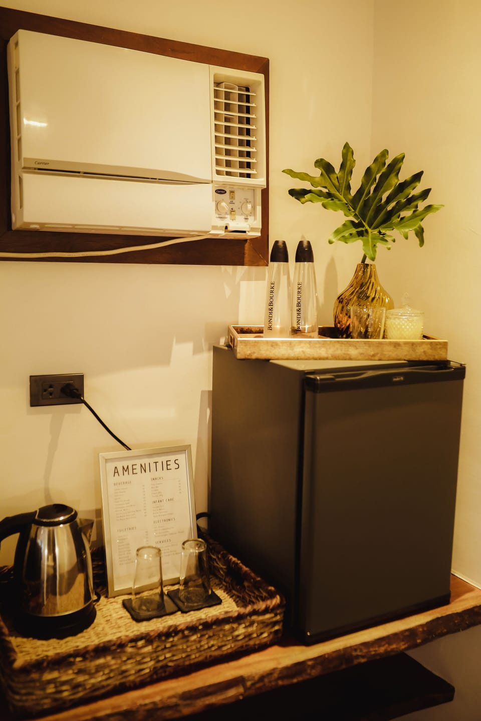 Deluxe Room, 1 King Bed | Room amenity