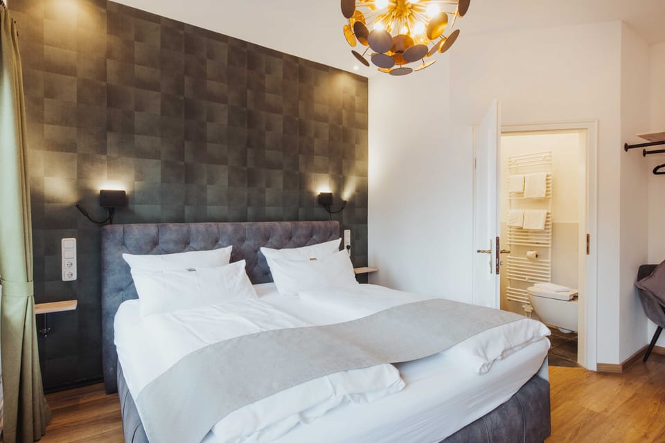 Double Room | Desk, laptop workspace, free WiFi, bed sheets