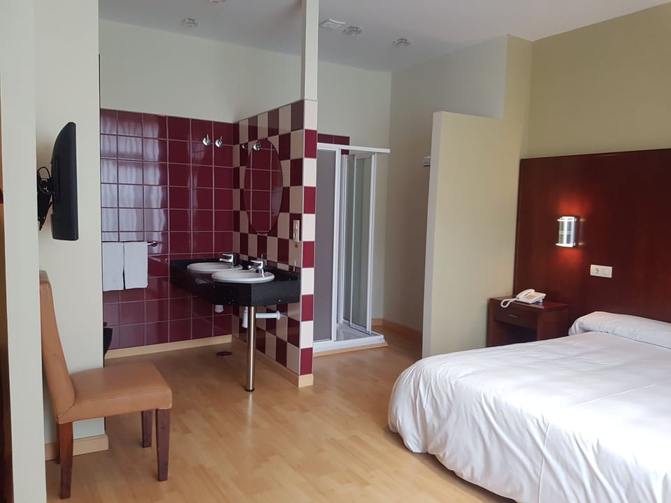 Junior Suite | Minibar, in-room safe, desk, soundproofing