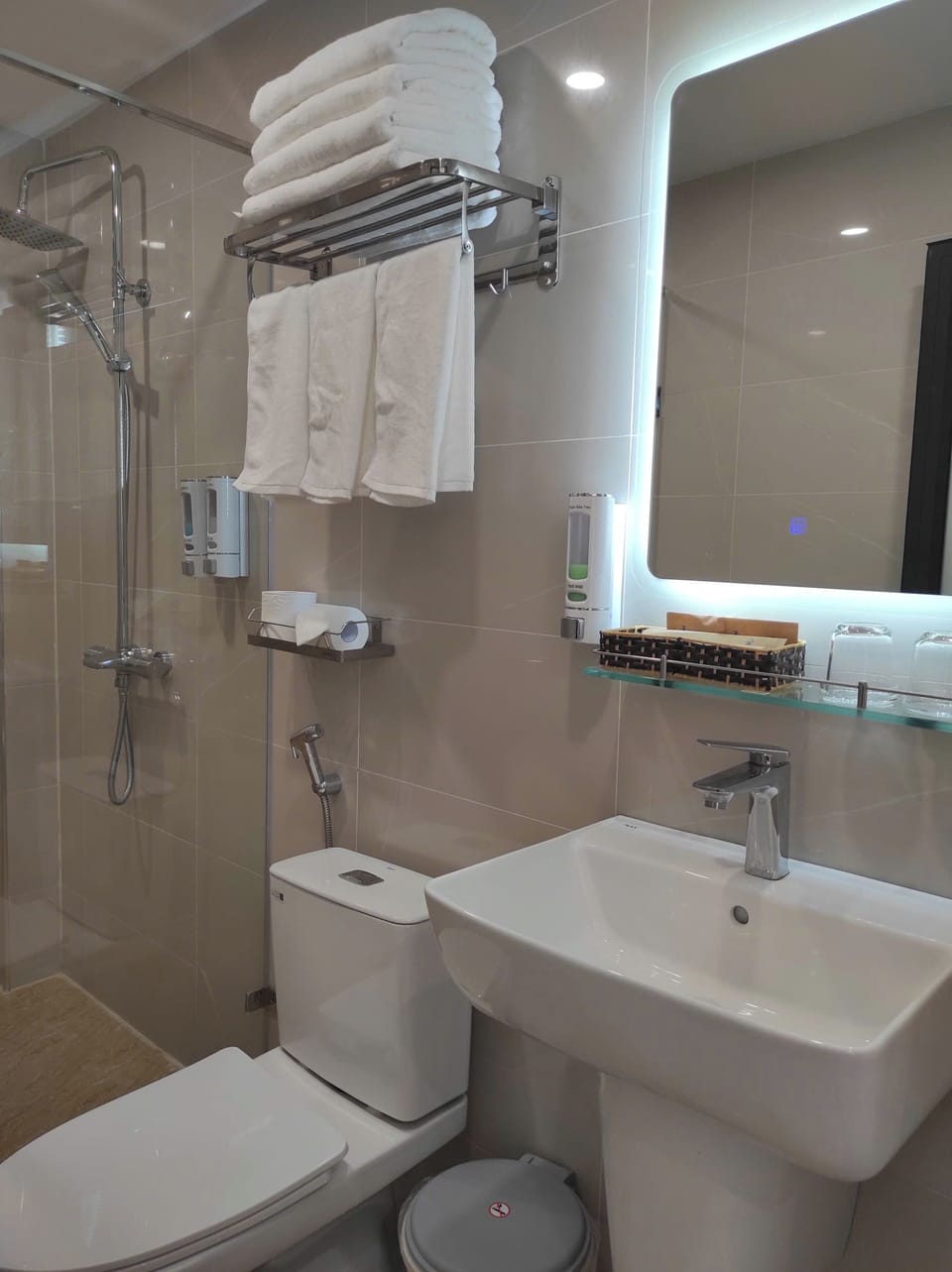 Family Suite, Non Smoking, Balcony | Bathroom | Shower, rainfall showerhead, designer toiletries, hair dryer