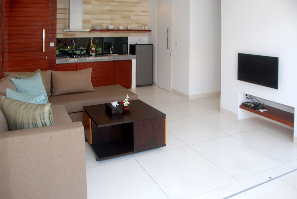 Apartment, 1 Bedroom, Private Pool | Living area | 43-inch flat-screen TV with digital channels, LCD TV, Netflix