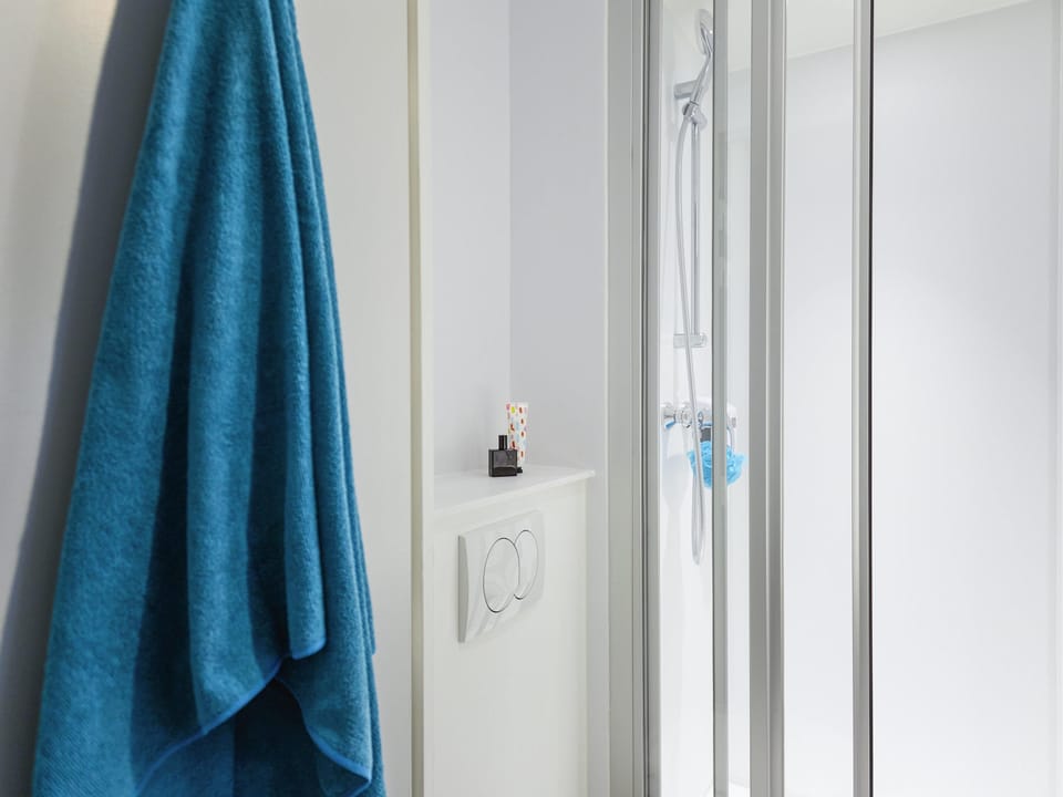 Room, 1 Double Bed, Private Bathroom (Cabrio) | Desk, blackout drapes, soundproofing, free WiFi