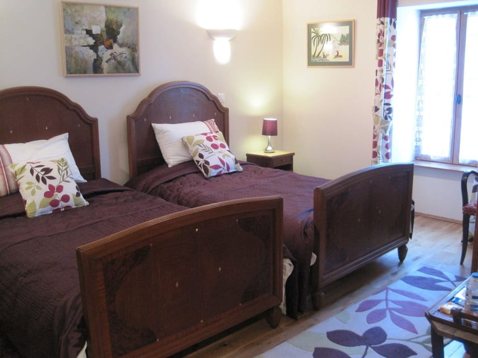 Comfort Twin Room (La Baguetterie ) | Premium bedding, in-room safe, iron/ironing board, free WiFi