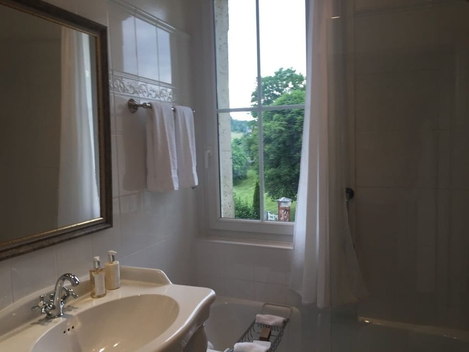 Free toiletries, hair dryer, bathrobes, towels