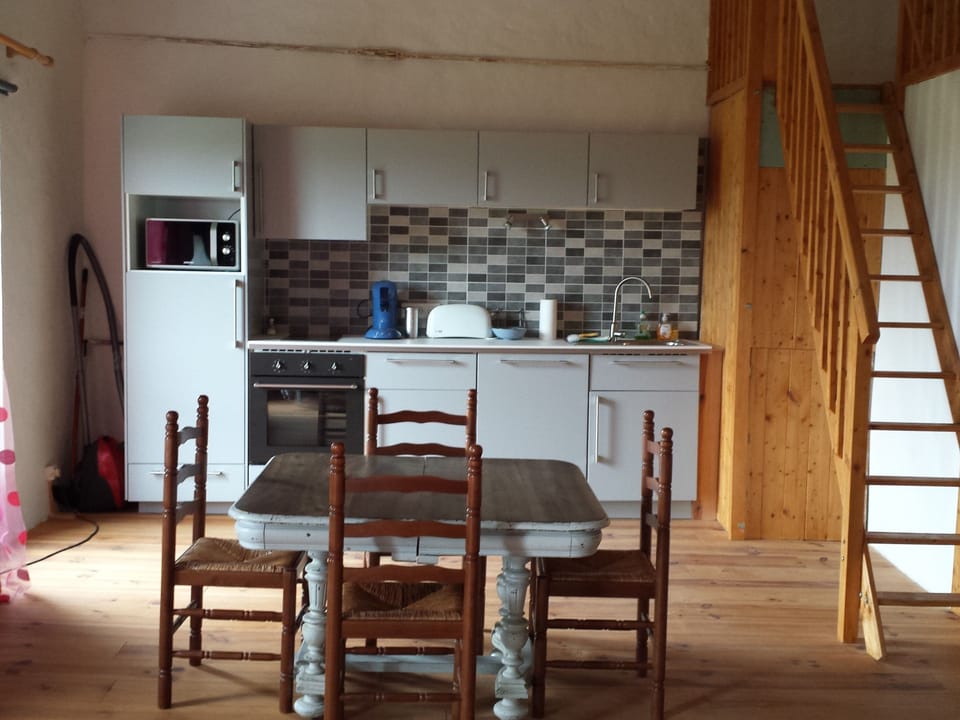 Cottage, Ensuite (Le Mauzac) | Private kitchen | Electric kettle