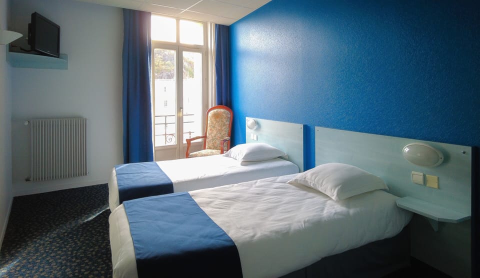 Twin Room | Desk, soundproofing, free WiFi