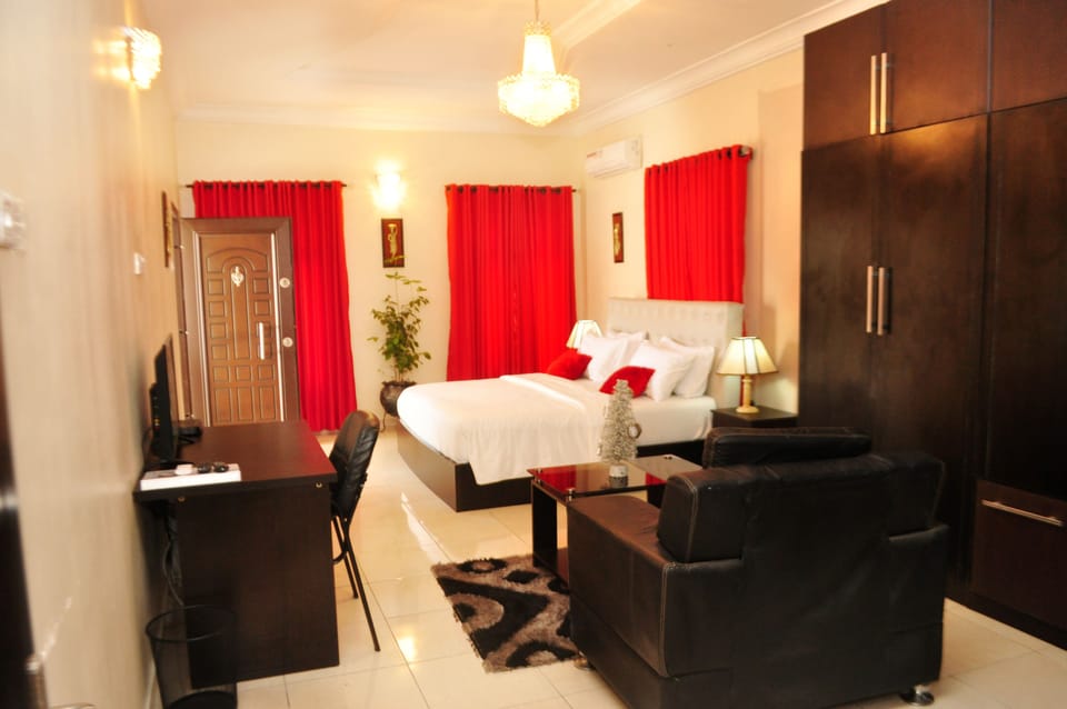 Executive Room | Living area | Flat-screen TV