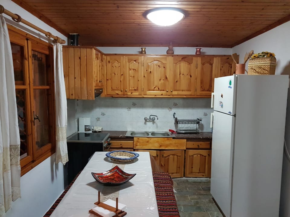 Traditional House | In-room dining
