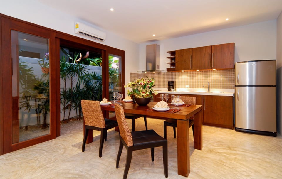 Villa | In-room dining