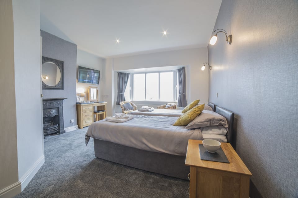 Double or Twin Room, Lake View | Premium bedding, iron/ironing board, free WiFi, bed sheets
