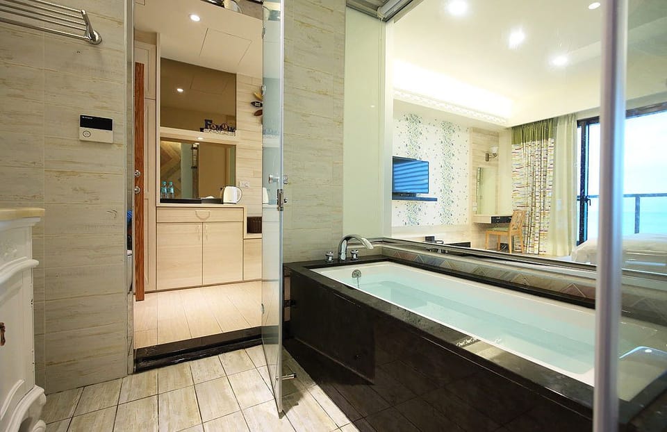 Quadruple Room | Deep soaking bathtub
