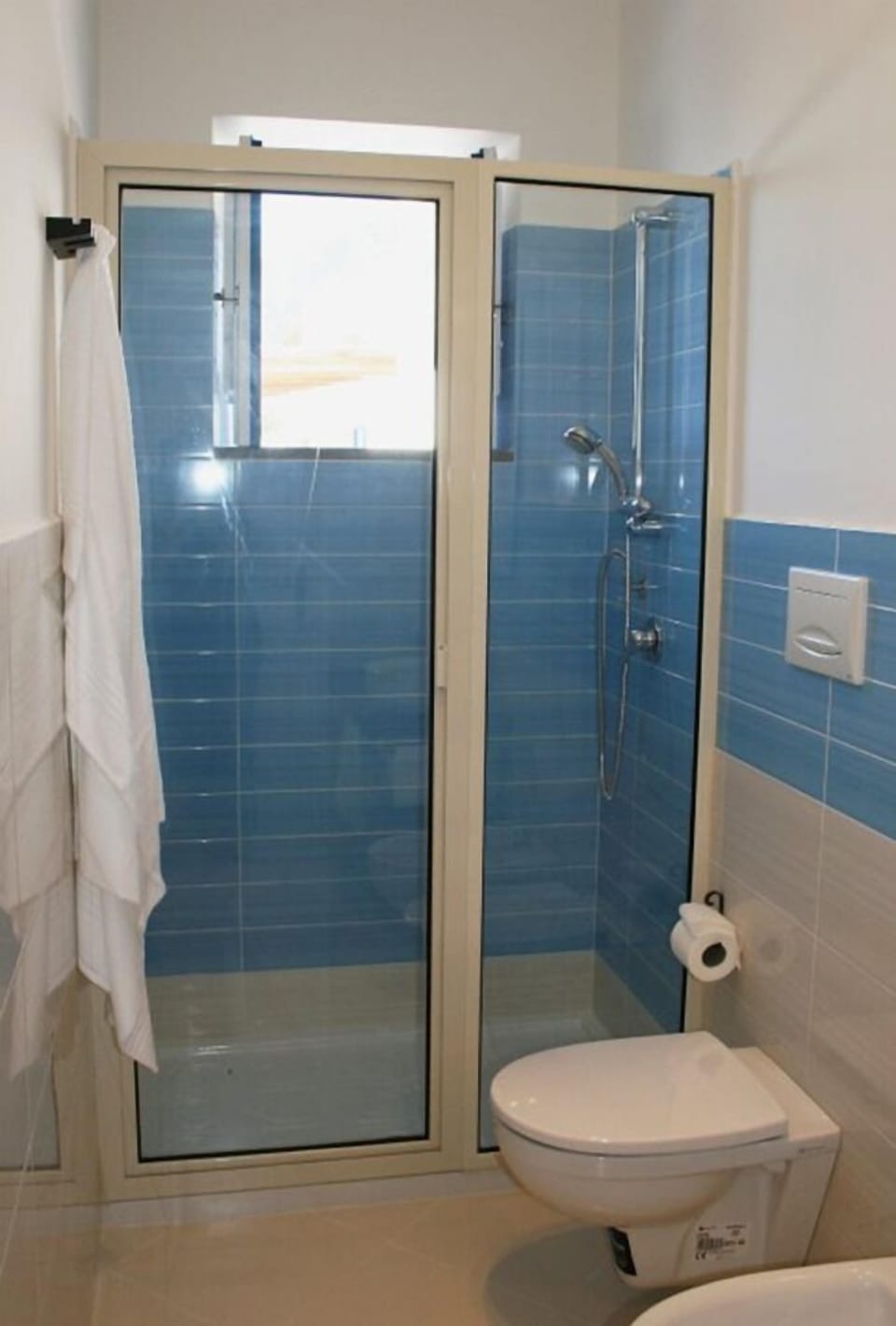 Panoramic Double or Twin Room, Sea View | Bathroom | Shower, free toiletries, hair dryer, bidet