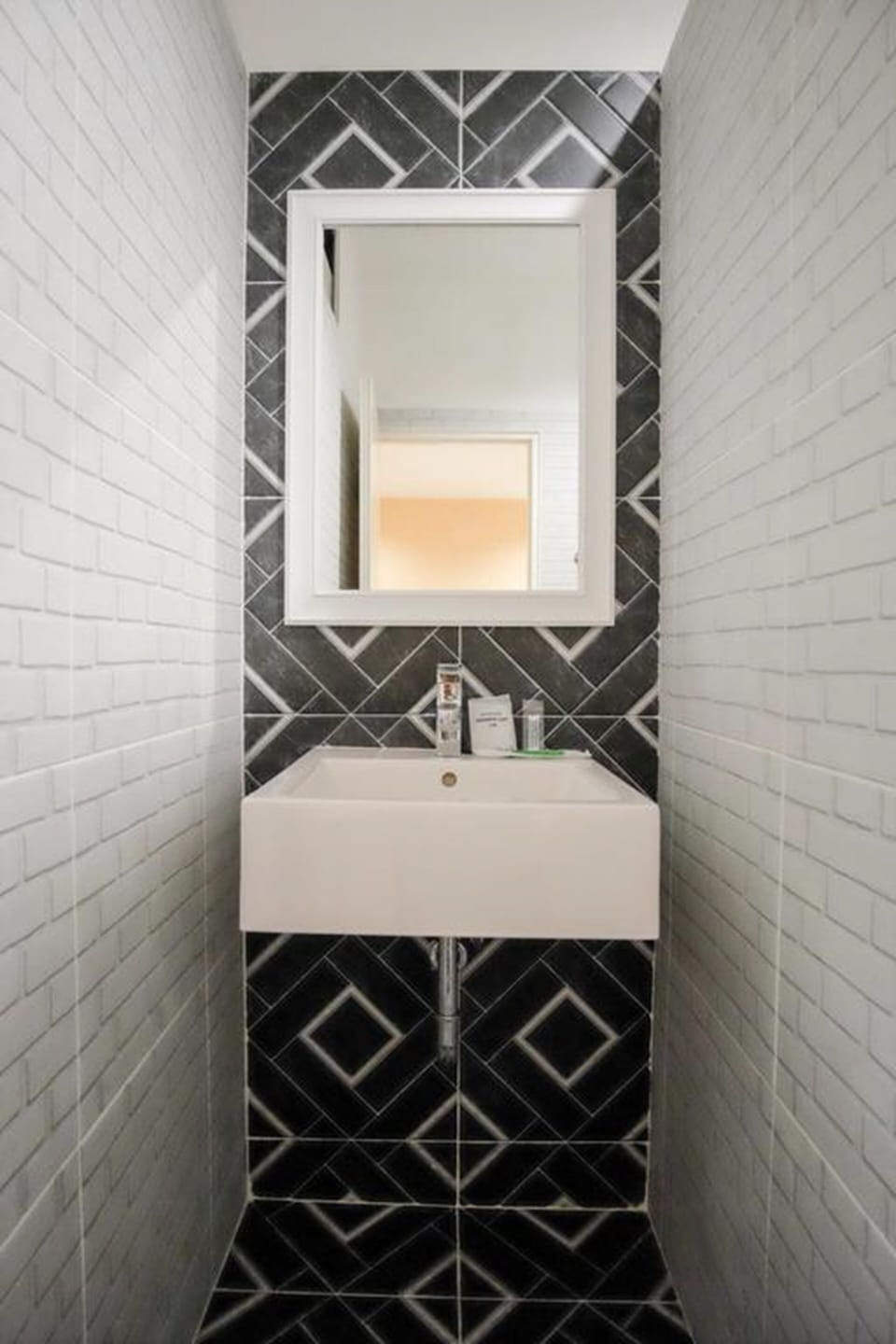 Standard Room | Bathroom sink