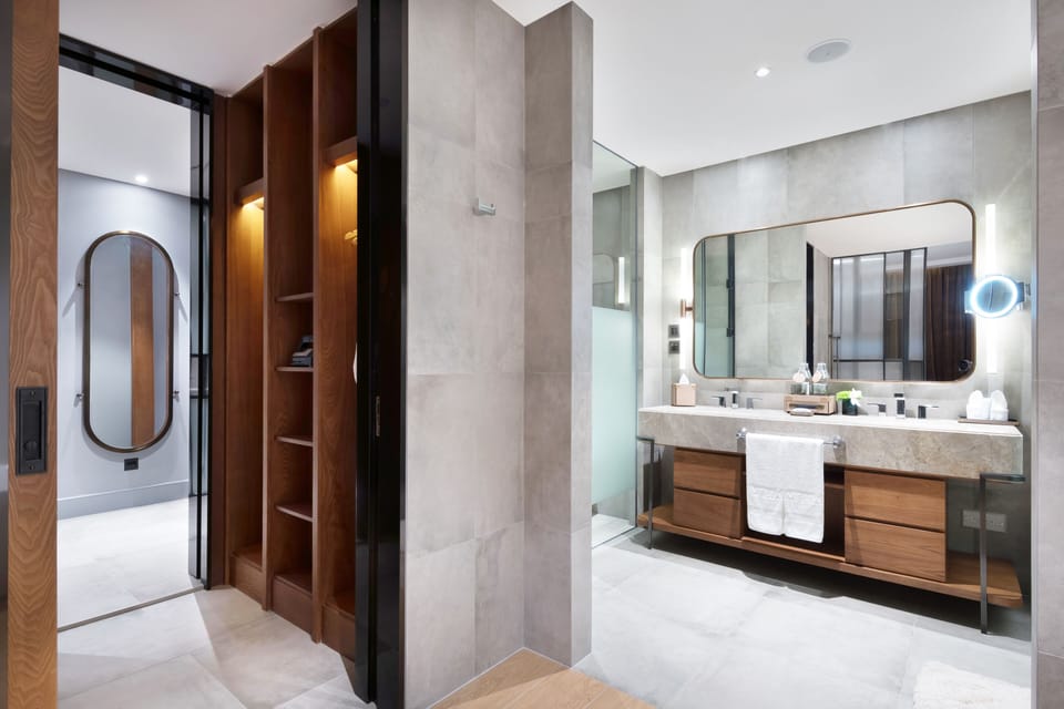 Rainfall showerhead, free toiletries, hair dryer, bathrobes