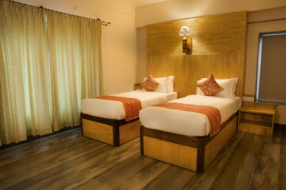 Deluxe Double or Twin Room | 1 bedroom, premium bedding, Select Comfort beds, minibar