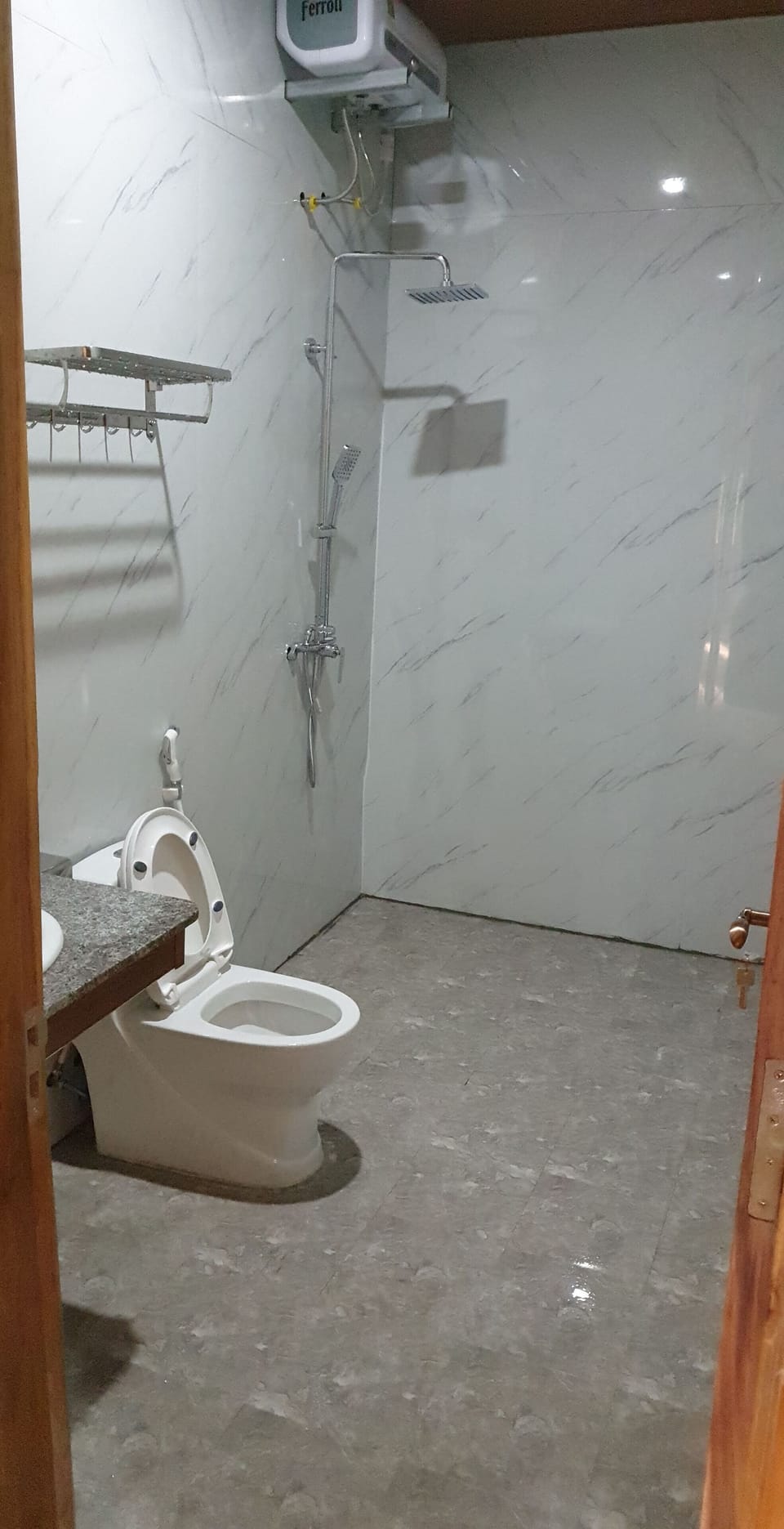 Shower, free toiletries, bathrobes, slippers