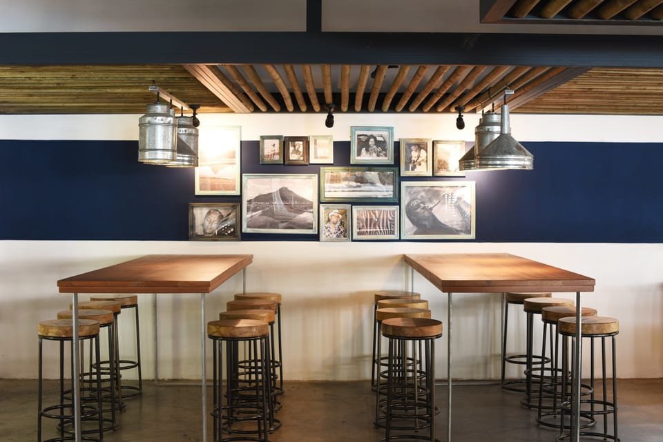 2 restaurants; breakfast and dinner served