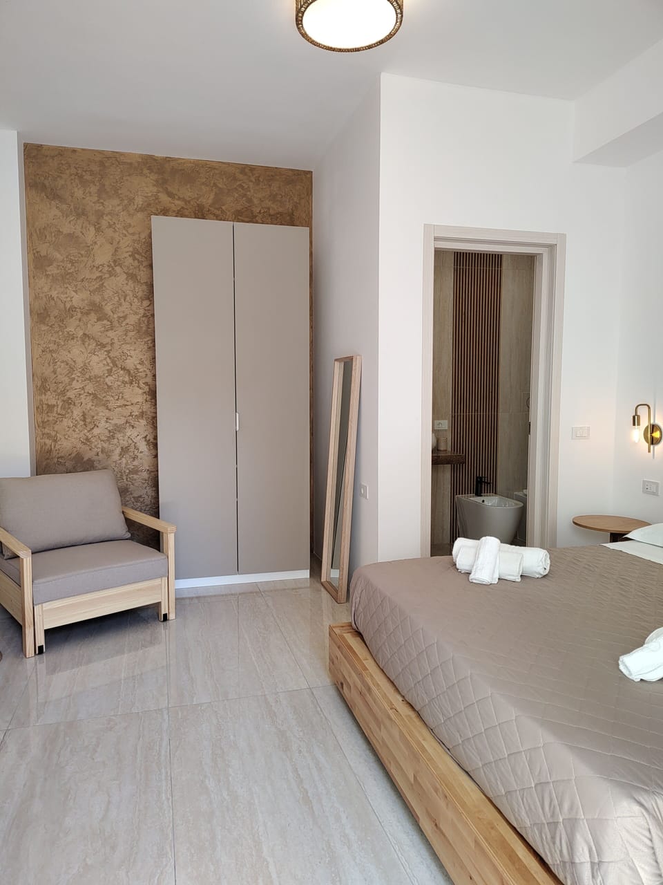 Individually decorated, desk, free WiFi, bed sheets