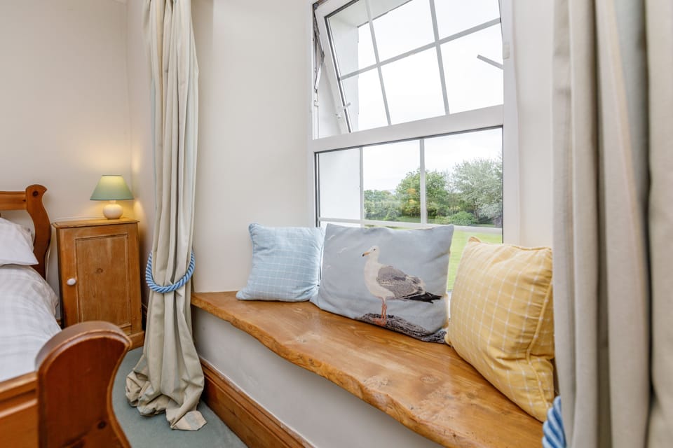 Double or Twin Room, Private Bathroom (3) | Premium bedding, iron/ironing board, free wired internet, bed sheets