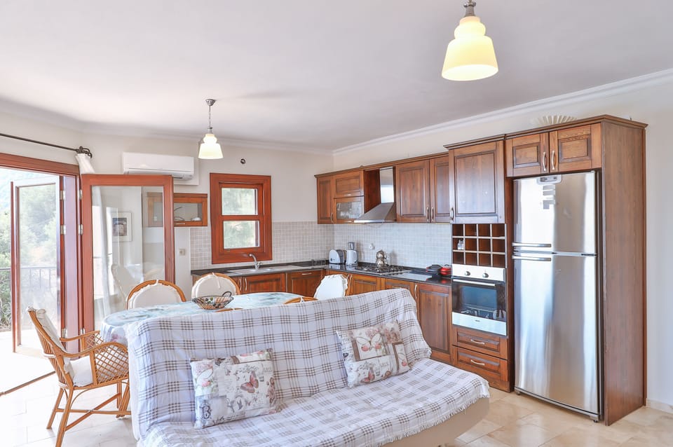 Apartment, 2 Bedrooms | Private kitchen | Full-size fridge, microwave, oven, stovetop
