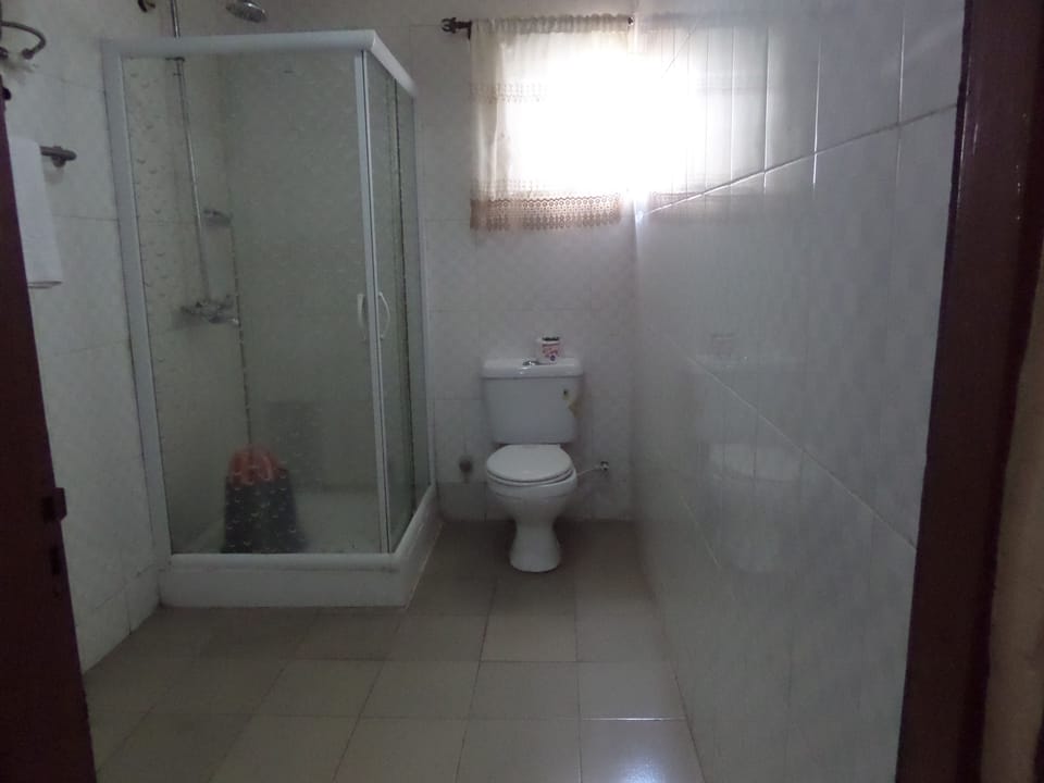 Executive Room, 1 Double Bed | Bathroom | Separate tub and shower, deep soaking tub, towels