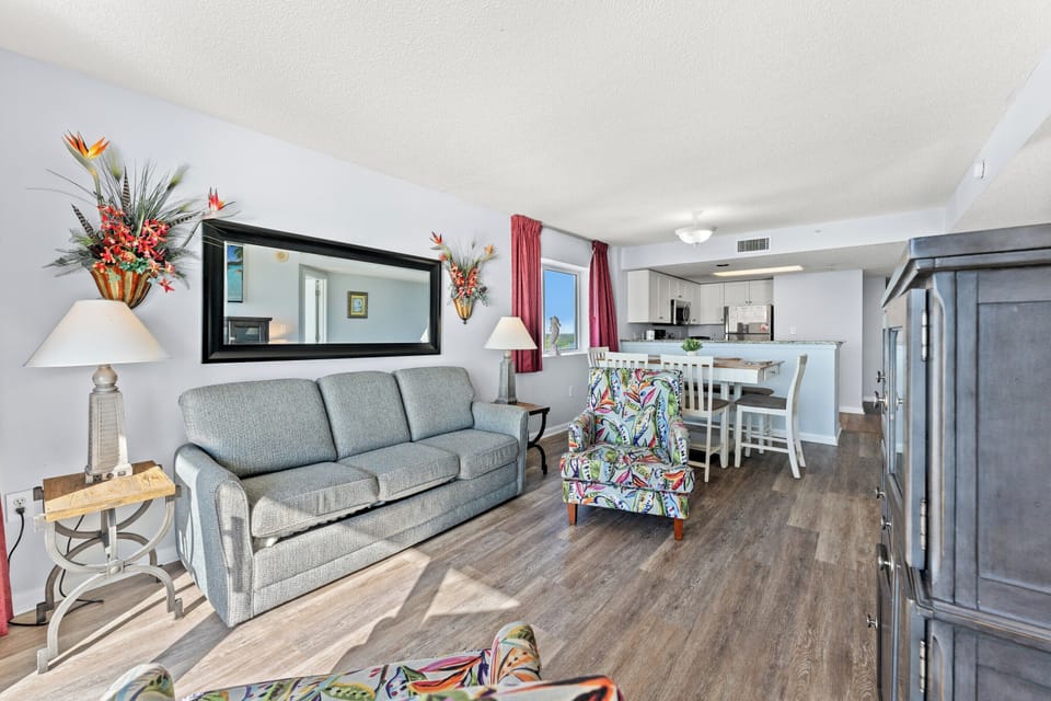 Deluxe Condo, 3 Bedrooms, 2 Bathrooms, Oceanfront (1701) | Living area | TV