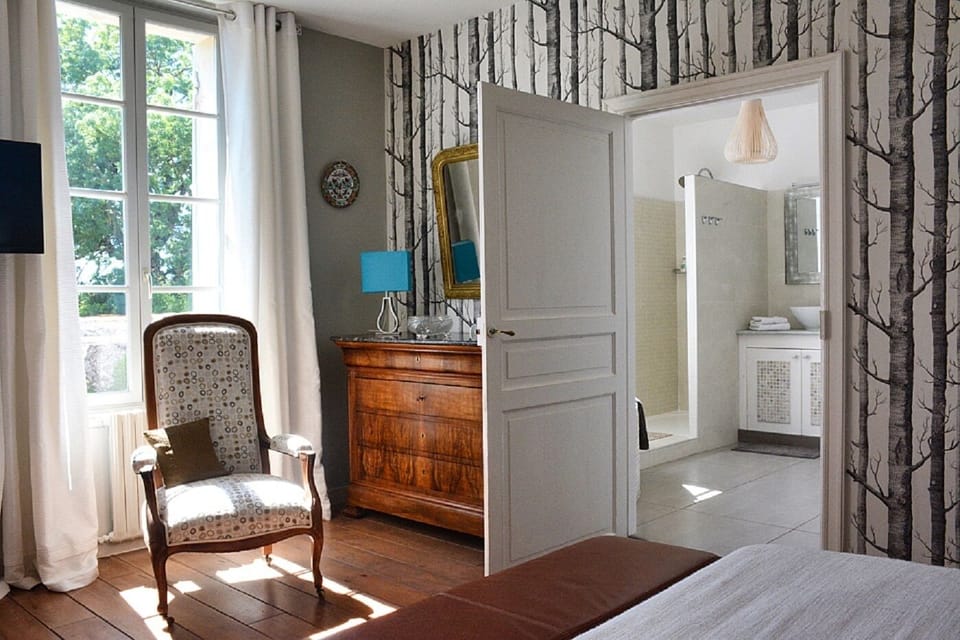 Triple Room (Lorsque la Douce Nuit) | Premium bedding, individually decorated, individually furnished, desk