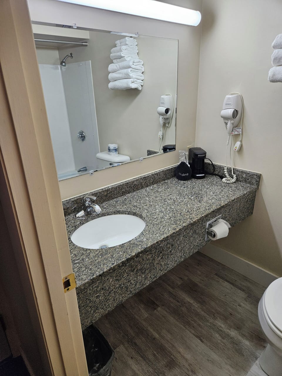 Standard Room, 2 Double Beds, Non Smoking | Bathroom | Combined shower/tub, free toiletries, hair dryer, towels
