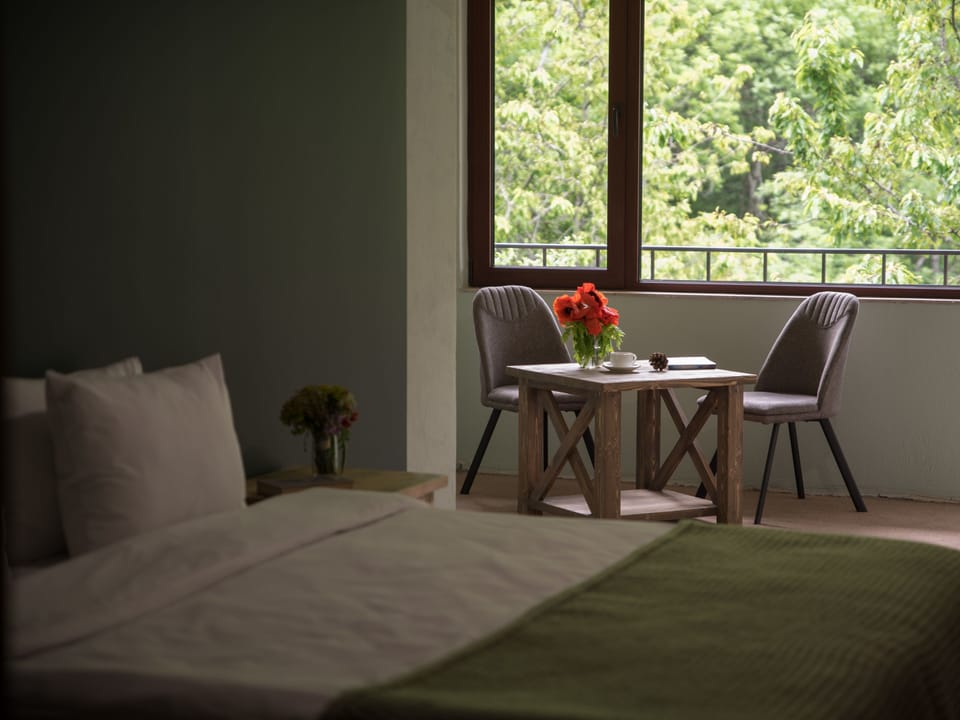 Egyptian cotton sheets, premium bedding, in-room safe