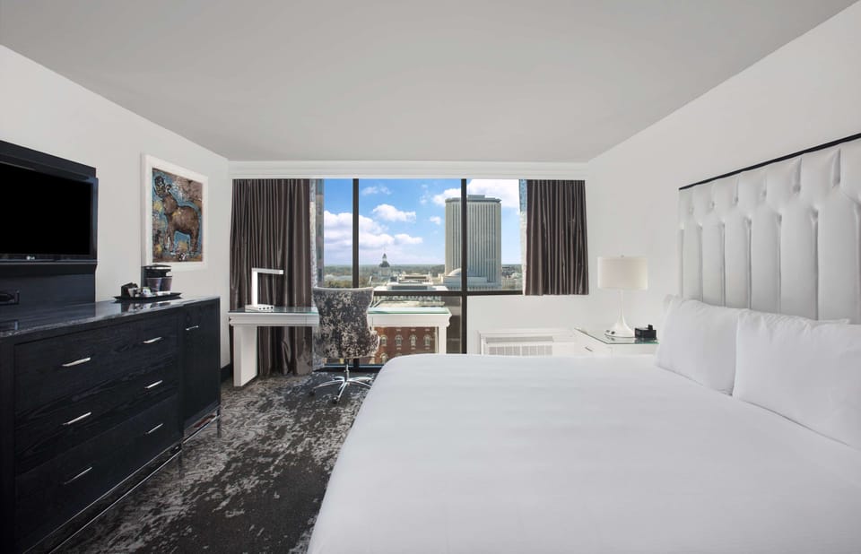 Premium bedding, in-room safe, desk, iron/ironing board