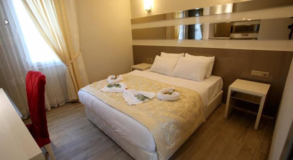 Double Room | Minibar, desk, soundproofing, free WiFi