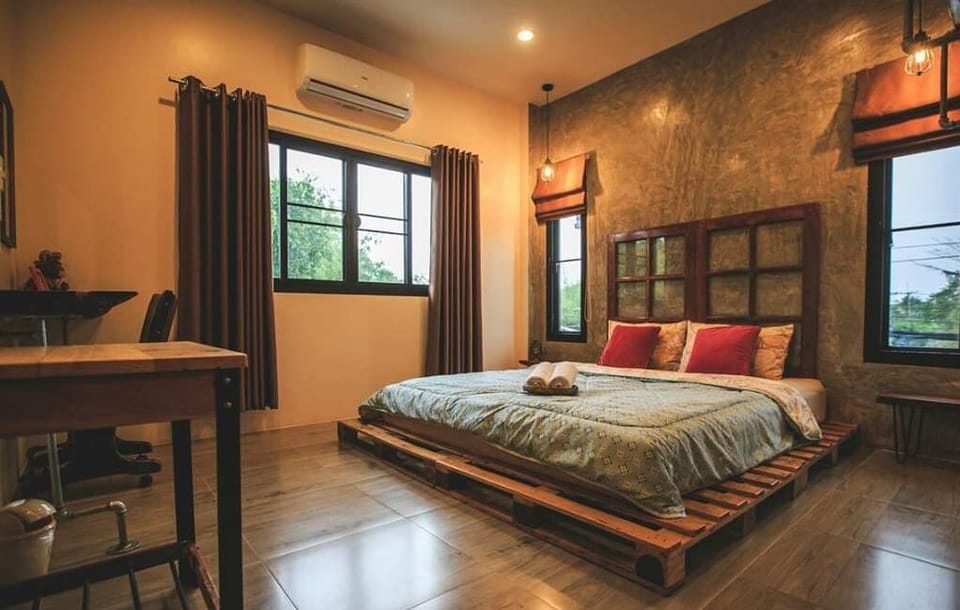 Family House, 2 Bedrooms, Kitchenette | 1 bedroom, minibar, desk, blackout drapes