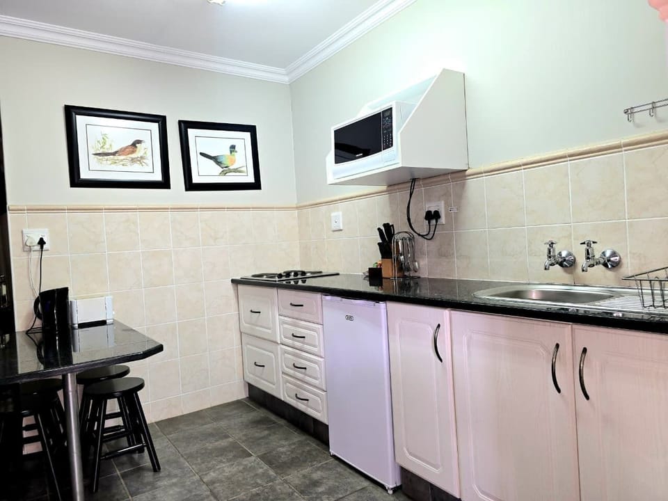 Double or Twin Room, Kitchenette (Room 10) | Private kitchen | Coffee/tea maker