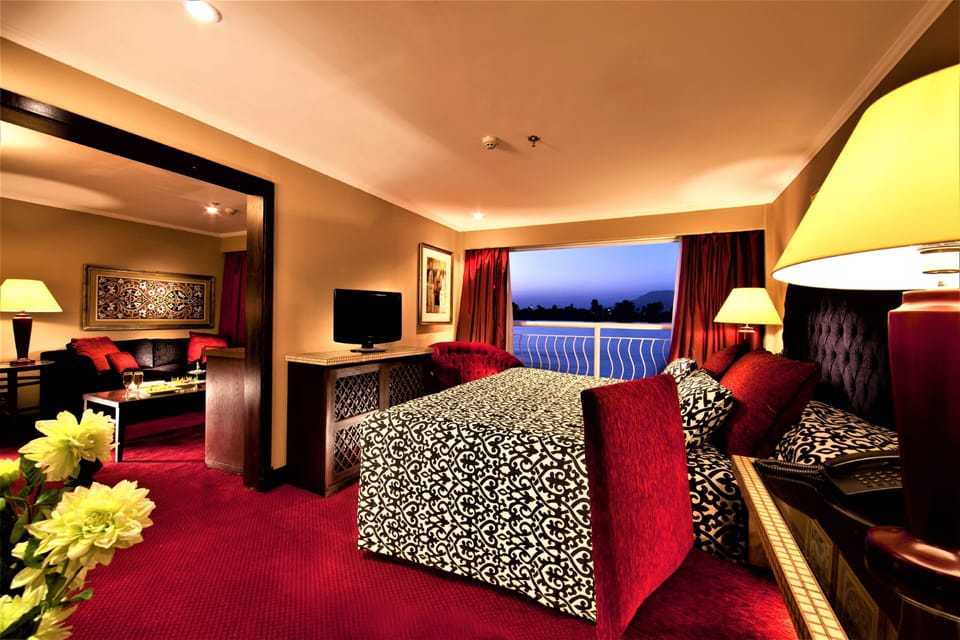 Minibar, individually furnished, bed sheets
