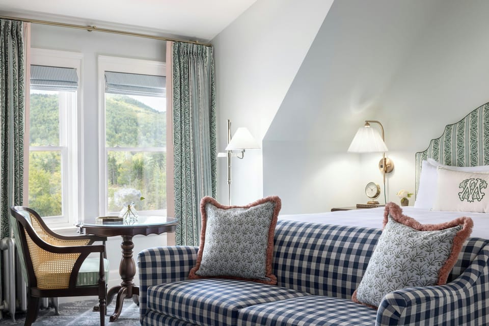 Corner Vista Room with Queen Beds | Premium bedding, down comforters, pillowtop beds, in-room safe