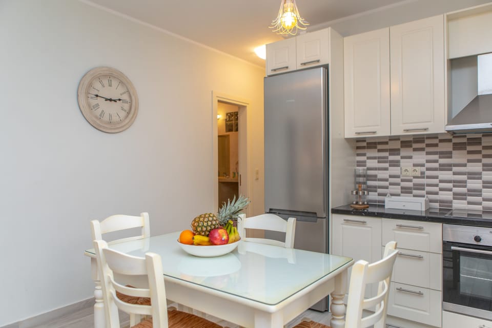 Apartment, Ground Floor (I) | Private kitchen | Fridge, microwave, stovetop, coffee/tea maker