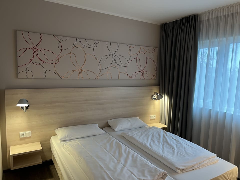 Soundproofing, free WiFi, bed sheets