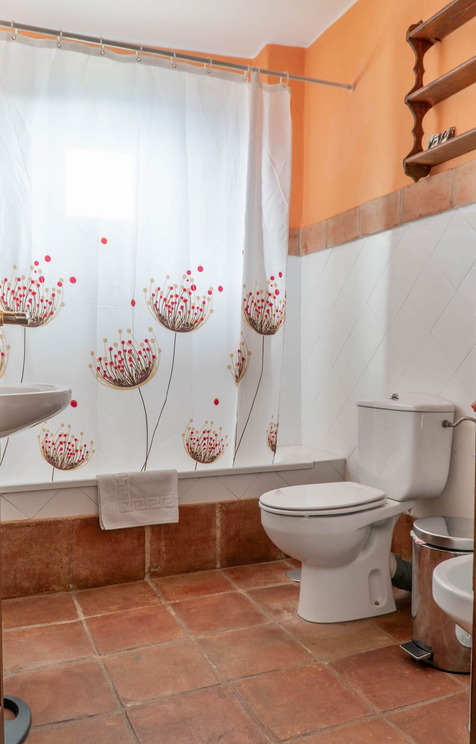 Twin Room | Cribs/infant beds, rollaway beds, free WiFi, bed sheets