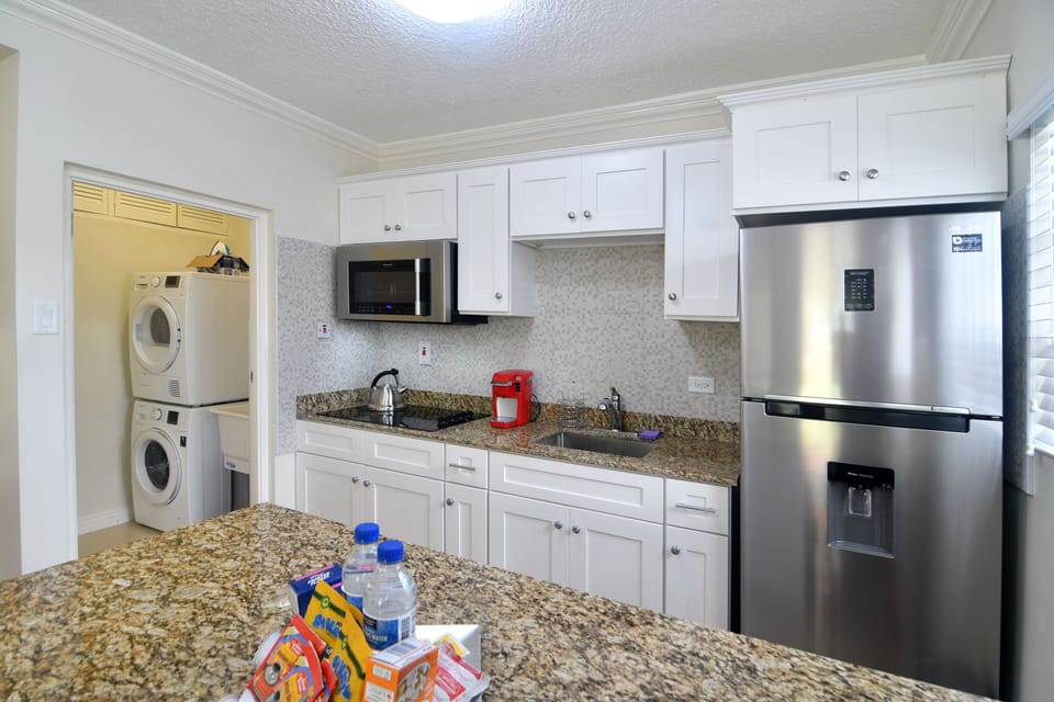 Executive Villa, 1 Bedroom, Garden View | Private kitchen | Full-size fridge, microwave, oven, stovetop