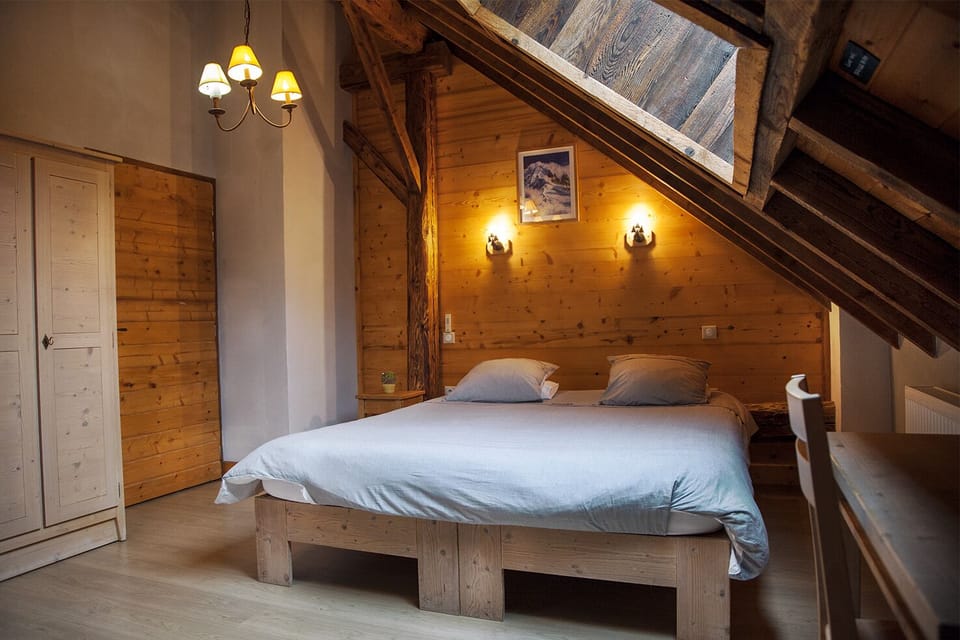 Double Room | Individually furnished, desk, laptop workspace, soundproofing