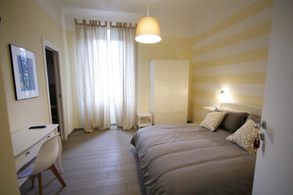 Double Room | Desk, free WiFi, bed sheets