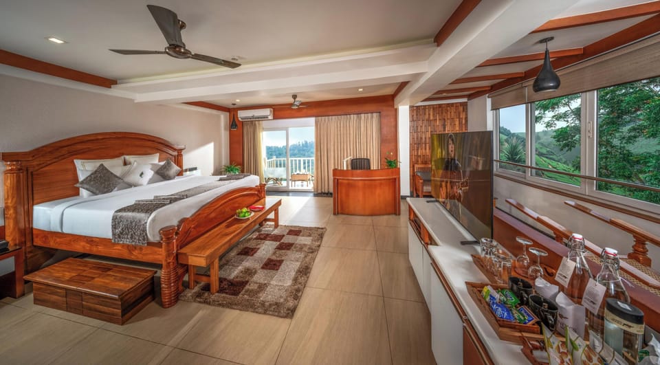 Premium bedding, pillowtop beds, minibar, in-room safe
