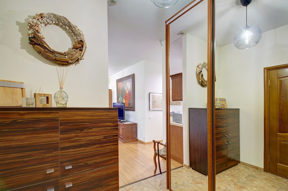 Panoramic Apartment | 3 bedrooms, in-room safe, individually decorated, individually furnished